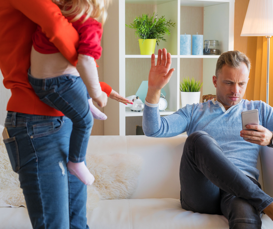 Helping the wife. Семейные отношения невмешательство. Гиперопека стиль воспитания. Гиперопекающий стиль семейного воспитания. Невмешательство фото.